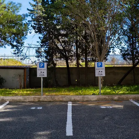 Pellarooms Quality Beb Bed & Breakfast 4*